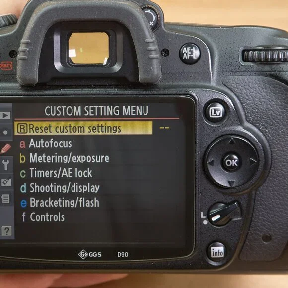 Nikon D90 DSLR 12.3MP with AF‑S DX Nikkor 35mm f/1.8G Lens – Tested - Picture 9 of 13